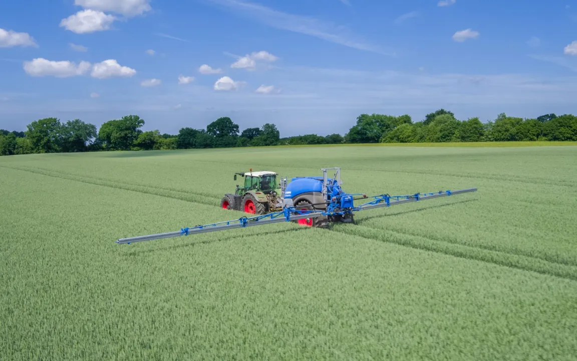 Hingeschaut: Ein Pflanzenschutzgerät unter der Lupe