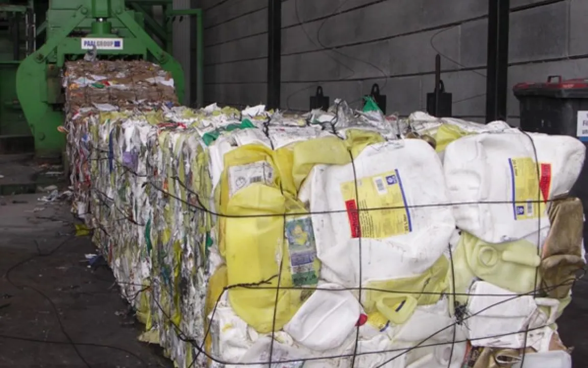 Von wegen „ab in die Tonne“ – PAMIRA entsorgt leere Pflanzenschutz-Kanister 