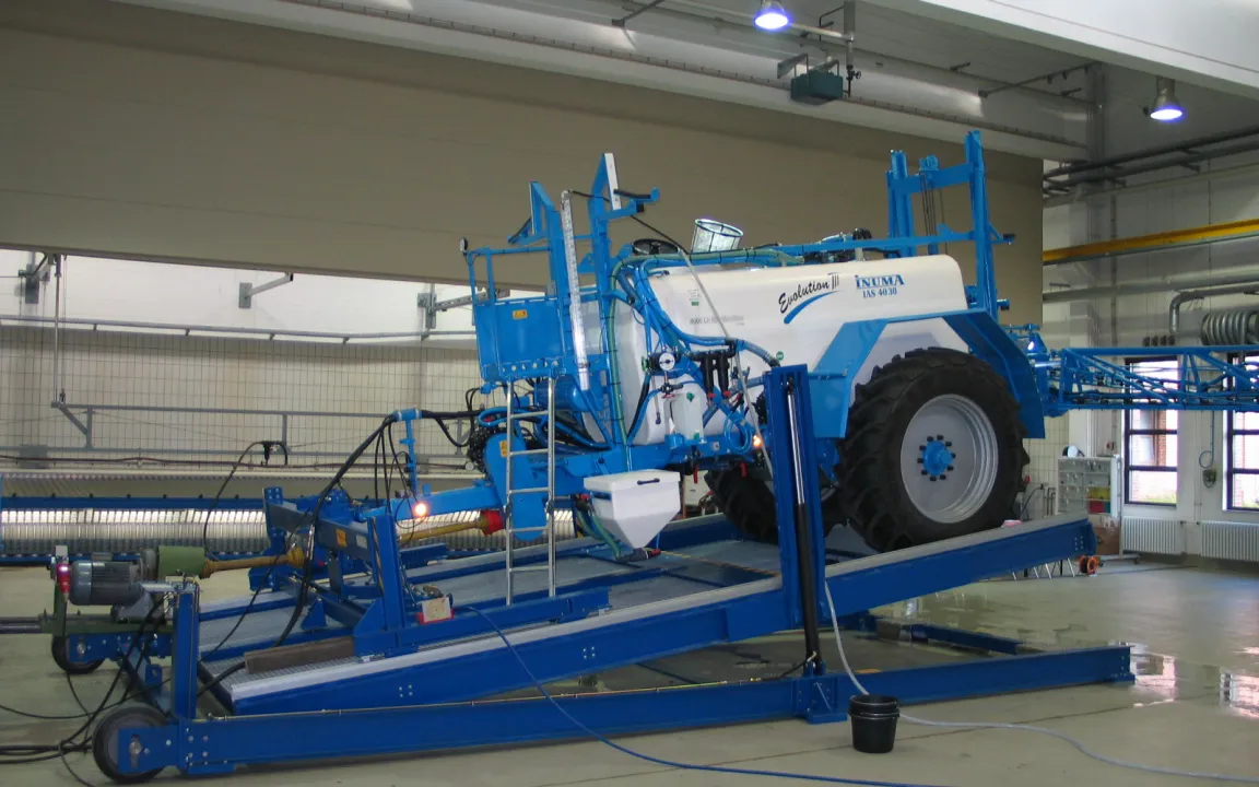 Pflanzenschutz und Düngung: Saison beginnt mit "Spritzen-TÜV"