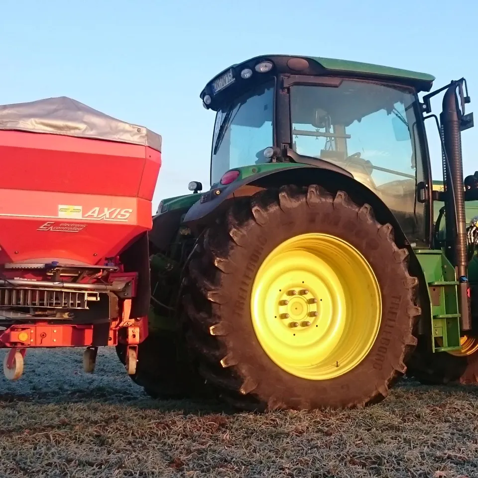 Düngerstreuer: Von 0 auf 80 in einer Zehntel Sekunde