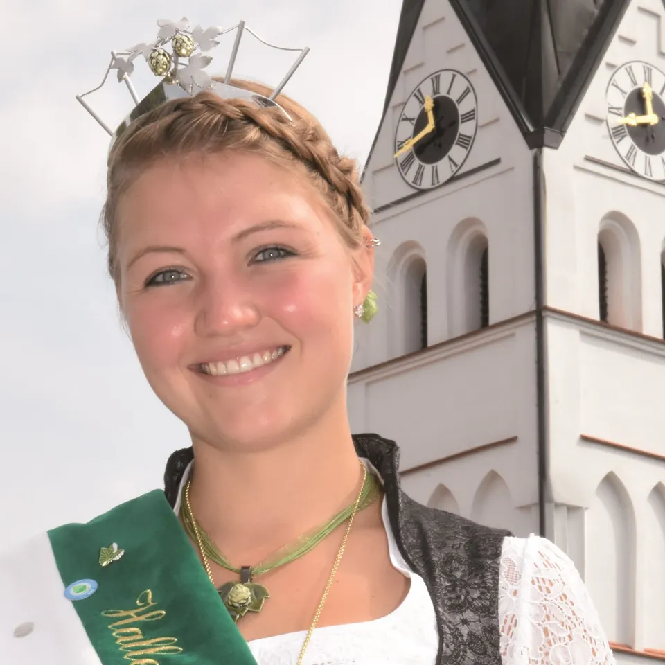 Hopfenkönigin Theresa Zieglmeier trinkt am liebsten Weißbier